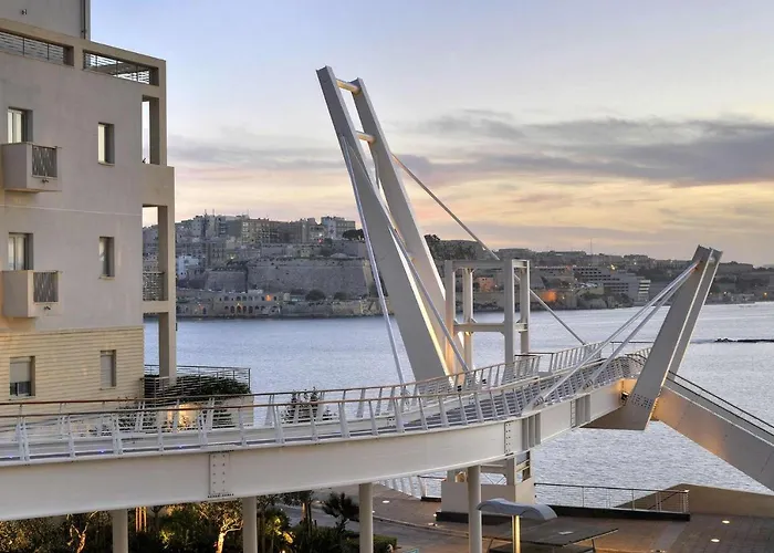 Superlative Penthouse With Valletta And Harbour Views