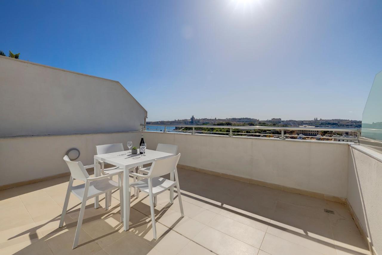 Superlative Penthouse With Valletta And Harbour Views Sliema