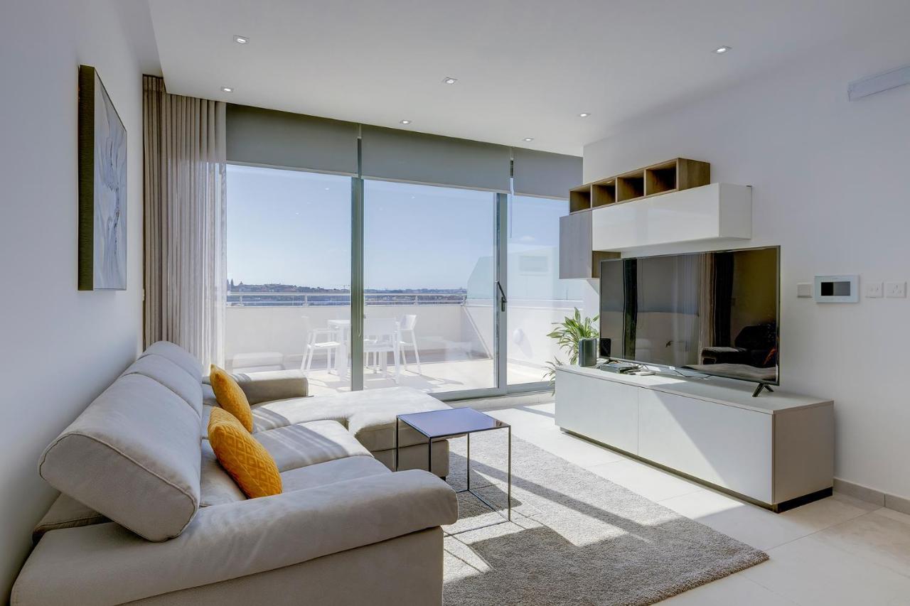 Apartment Superlative Penthouse With Valletta And Harbour Views Sliema