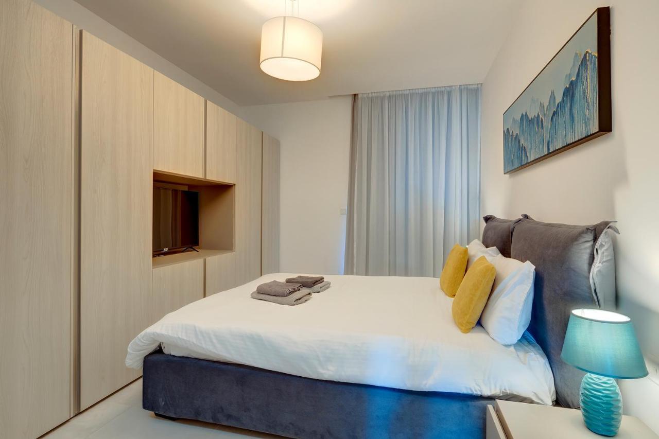 Superlative Penthouse With Valletta And Harbour Views Apartment