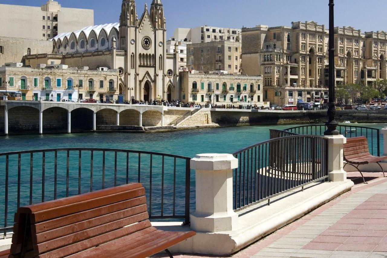 Superlative Penthouse With Valletta And Harbour Views *
